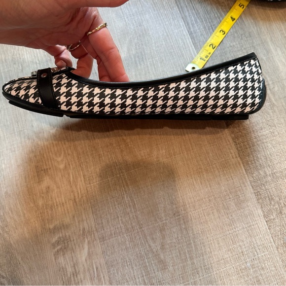 EUC Michael Kors Black and White Houndstooth Loafers 9.5 Holiday Business Casual - Picture 10 of 11